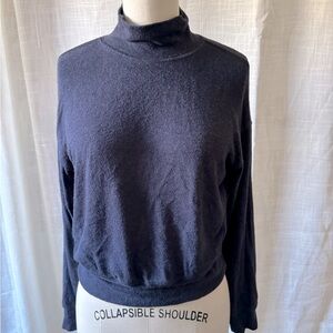 VELVET NAVY TURTLE NECK